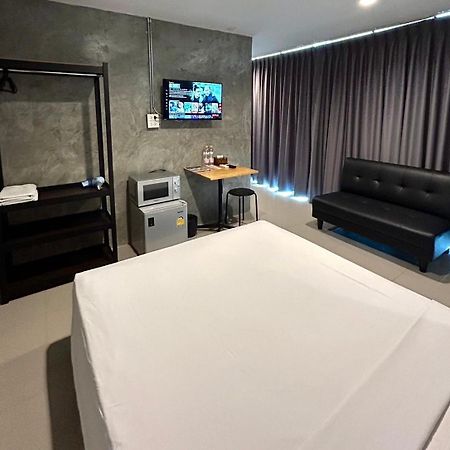 Udomsuk Inn & Cafe - Bts Udomsuk Bangkok Exteriör bild