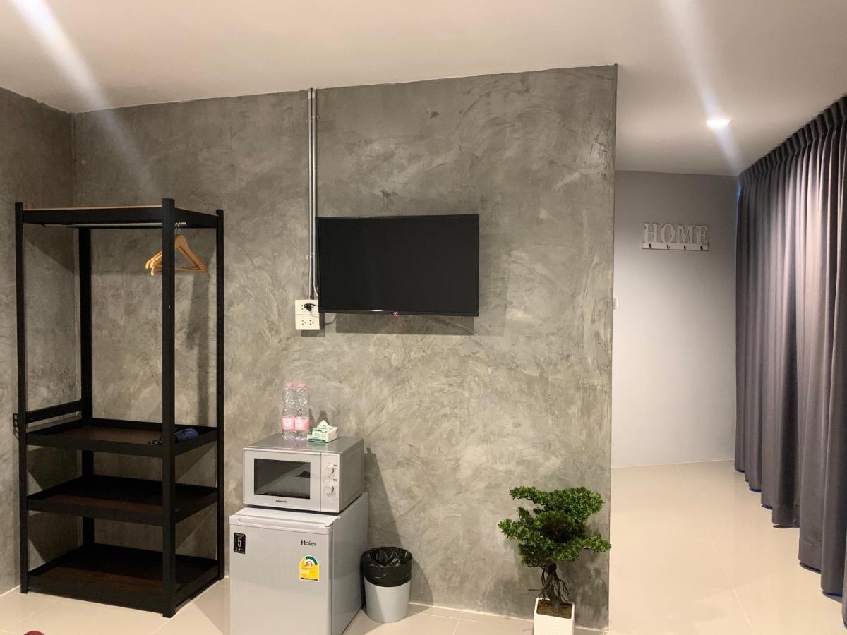 Udomsuk Inn & Cafe - Bts Udomsuk Bangkok Exteriör bild