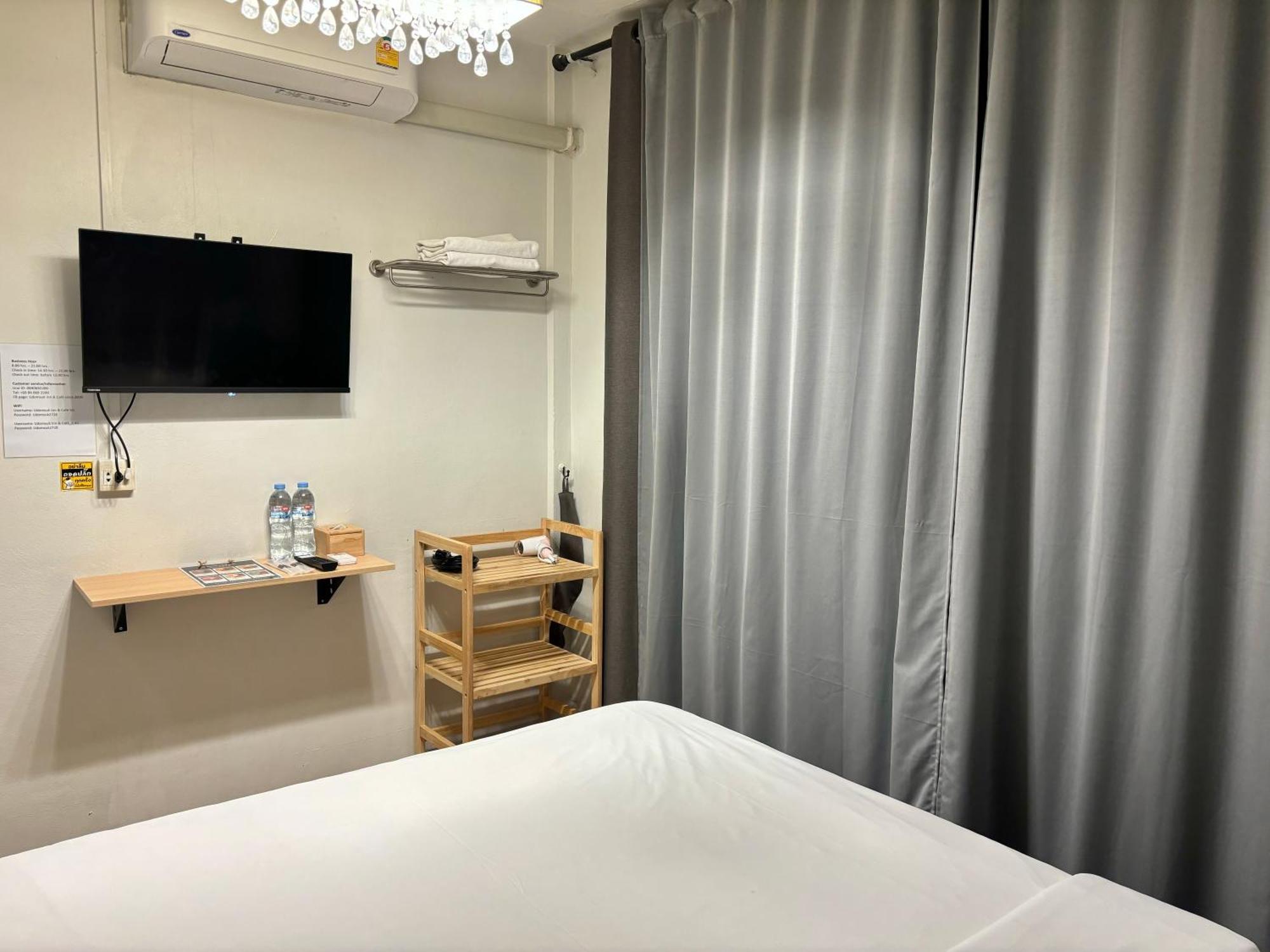Udomsuk Inn & Cafe - Bts Udomsuk Bangkok Exteriör bild